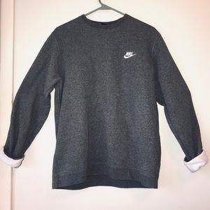 Grey Nike crew neck pull over!